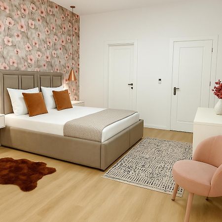 Hotel Capital Inn Тирана Екстериор снимка