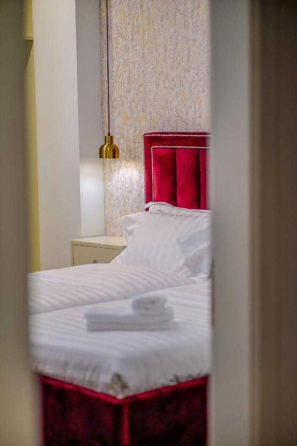 Hotel Capital Inn Тирана Екстериор снимка